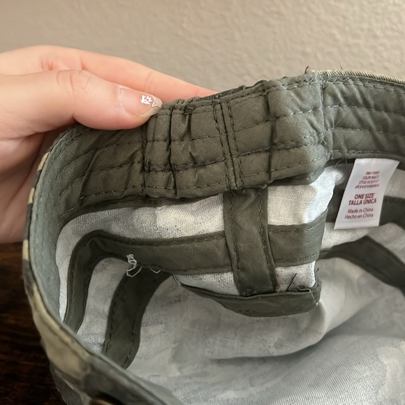 Camo Hat - Picture 8 of 9